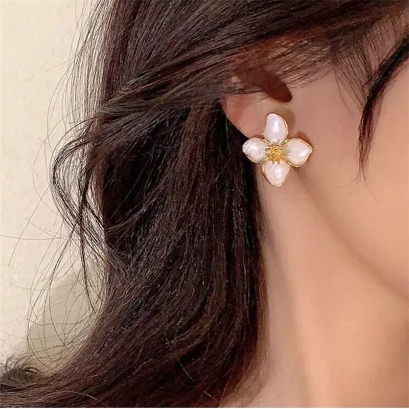 Fashion Korean Women Retro Drip Glaze Red Flower Earrings Women for Delicate Earrings Luxury Couple Engagement Jewelry Gift - image 6