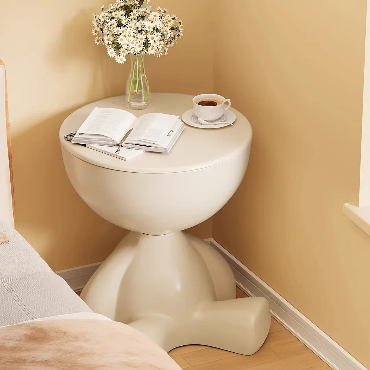 Modern Creative Bear-shaped Plastic Bedside Table Multifunctional Nightstand Suitable for Living Room Bedroom Storage