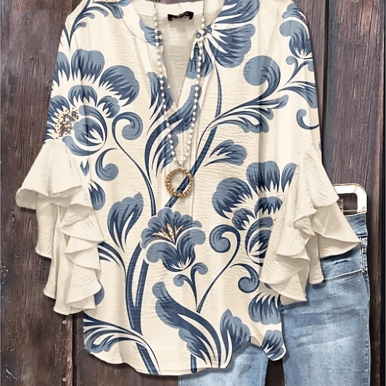 Women's V-neck Printed Bohemian-style Three-quarter Sleeve Top Features A Classic Design, Suitable for Casual Attire, Holidays, And Vacations. The Ruffled Print Makes It Perfect for Spring, Summer, And Fall.