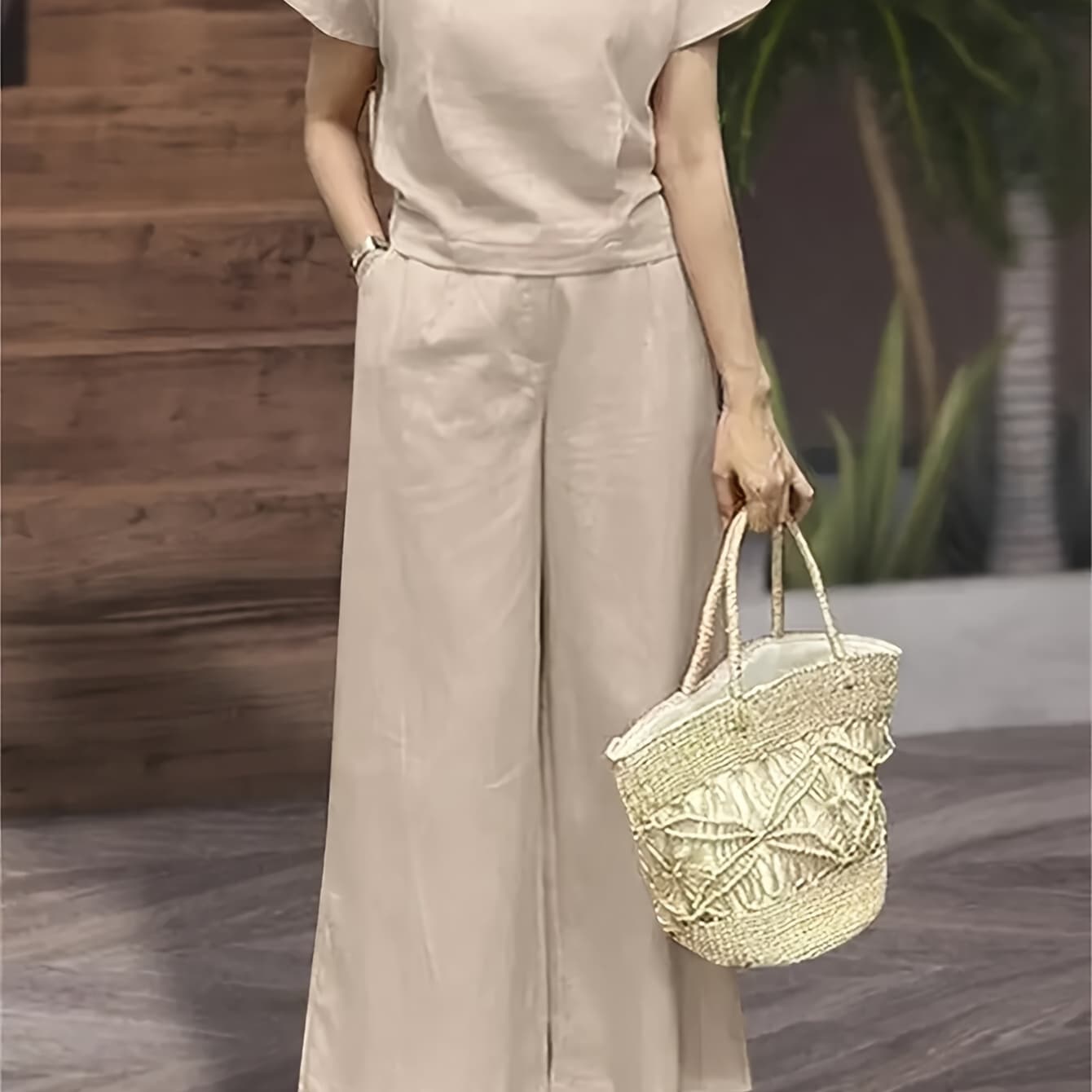 Ladies' Elegant Solid Color Short Sleeve Top And Wide Leg Pants Set - Perfect Matching Outfit with Pockets, Crew Neck, Spring/Summer Regular Fit, Casual Attire | Elegant Casual Wear | Rich Texture