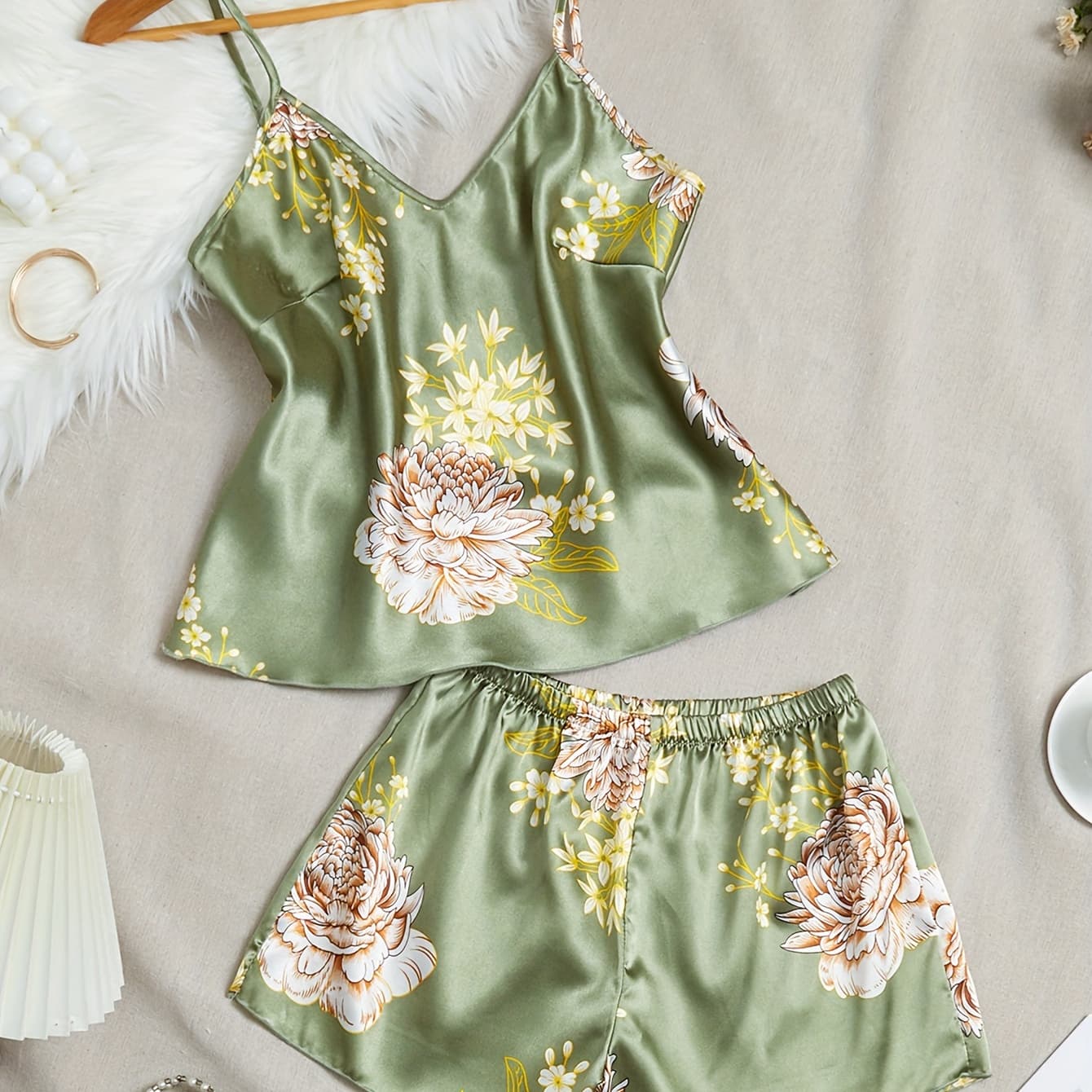 Women'S Satin Camisole And Shorts Set, a Two-Piece Summer Outfit That Is Thin And Sexy